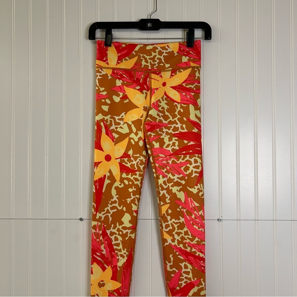 Nike Dri-Fit Floral Patterned Leggings Size Medium - Picture 3 of 10